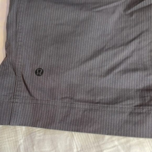 Lululemon Men's Bowline Trunks Shorts Grey Pinstriped Size 34 - Picture 10 of 12